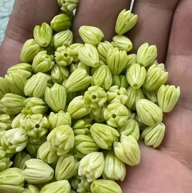 Acmore Crystal 9*6mm Hawaii Resin Jasmine Flower Beads for Jewelry Making Lavender Lilac Pikake Flower Acrylic Charms