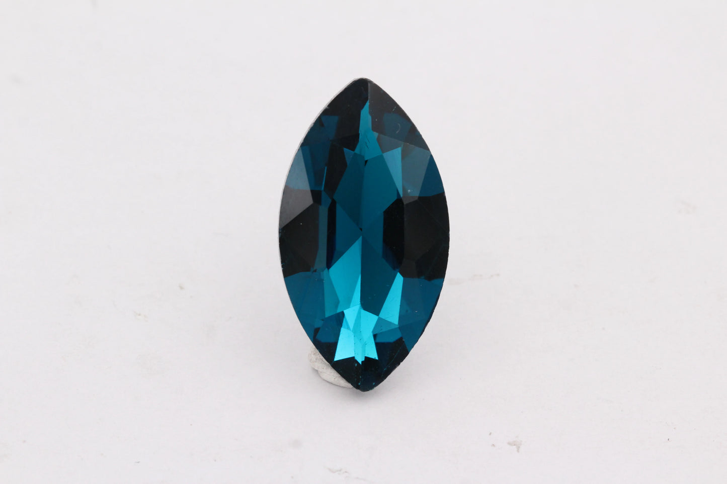 Wholesale Fashion Ab Crystal Glass Repair Rhinestone Crystal Ab Sewing Rhinestone Horse Eye Sewn on Gemstone